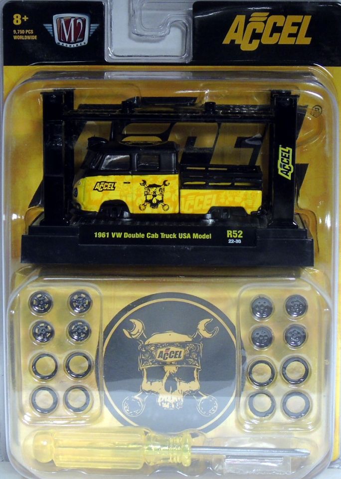 M2マシーン 1960 フォルクスワーゲン・ダブルキャブ USA モデル M2 Machines Mooneyes 1960 VW Double Cab Truck USA Model Yellow